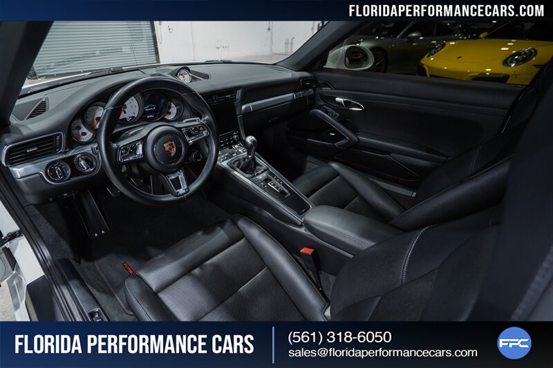 2017 Porsche 911 Carrera S   - Photo 17 - Riviera Beach, FL 33407