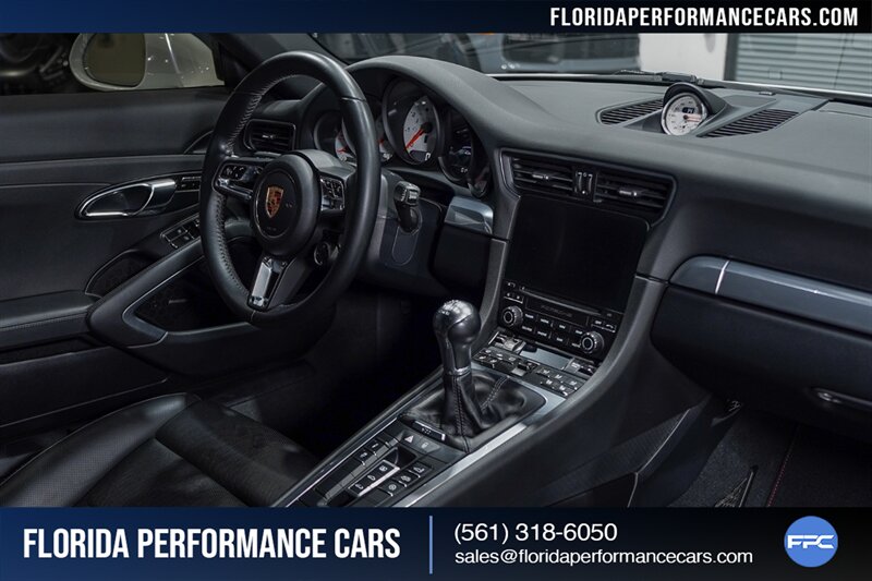 2017 Porsche 911 Carrera S   - Photo 47 - Riviera Beach, FL 33407