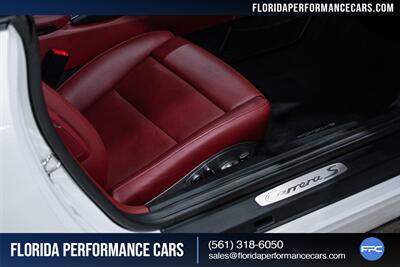 2017 Porsche 911 Carrera S   - Photo 32 - Riviera Beach, FL 33407
