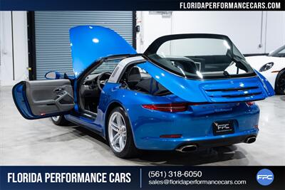 2015 Porsche 911 Targa 4 - Photo 36 - Riviera Beach, FL 33407