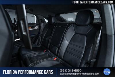 2024 Porsche Cayenne Turbo GT - Photo 29 - Riviera Beach, FL 33407