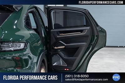 2024 Porsche Cayenne Turbo GT - Photo 30 - Riviera Beach, FL 33407