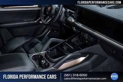 2024 Porsche Cayenne Turbo GT - Photo 61 - Riviera Beach, FL 33407