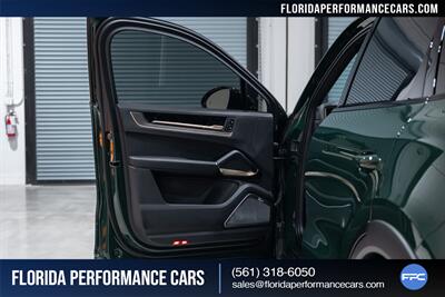2024 Porsche Cayenne Turbo GT - Photo 24 - Riviera Beach, FL 33407