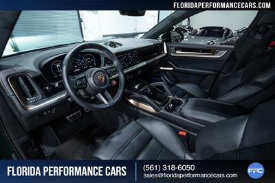 2024 Porsche Cayenne Turbo GT - Photo 18 - Riviera Beach, FL 33407