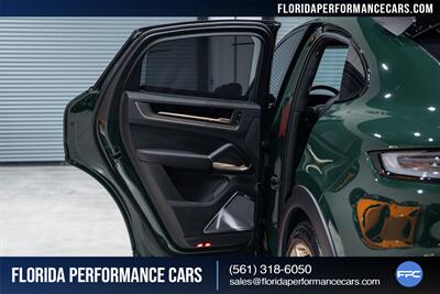 2024 Porsche Cayenne Turbo GT - Photo 27 - Riviera Beach, FL 33407