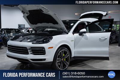 2023 Porsche Cayenne E-Hybrid Coupe Platinum   - Photo 40 - Riviera Beach, FL 33407