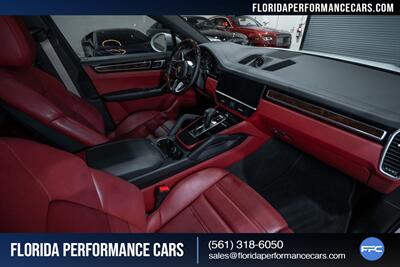 2023 Porsche Cayenne E-Hybrid Coupe Platinum   - Photo 35 - Riviera Beach, FL 33407