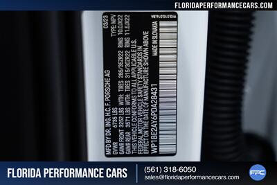 2023 Porsche Cayenne E-Hybrid Coupe Platinum   - Photo 38 - Riviera Beach, FL 33407