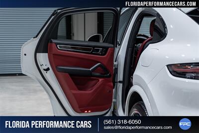 2023 Porsche Cayenne E-Hybrid Coupe Platinum   - Photo 28 - Riviera Beach, FL 33407