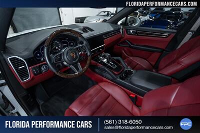2023 Porsche Cayenne E-Hybrid Coupe Platinum   - Photo 18 - Riviera Beach, FL 33407