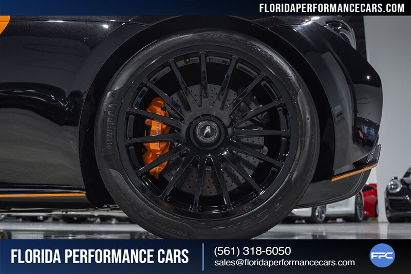 2020 McLaren 620R   - Photo 12 - Riviera Beach, FL 33407