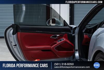 2014 Porsche 911 Turbo S   - Photo 24 - Riviera Beach, FL 33407
