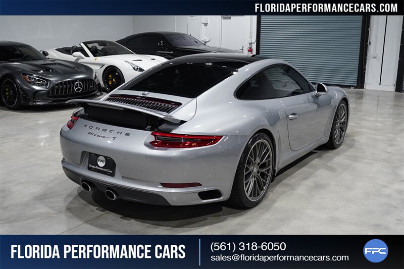 2017 Porsche 911 Carrera S   - Photo 6 - Riviera Beach, FL 33407