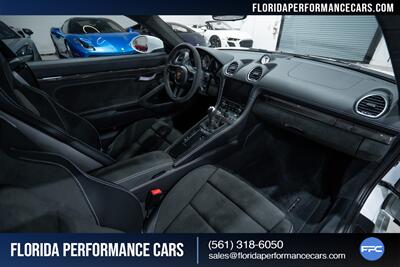 2022 Porsche 718 Cayman GT4   - Photo 29 - Riviera Beach, FL 33407