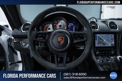 2022 Porsche 718 Cayman GT4   - Photo 19 - Riviera Beach, FL 33407