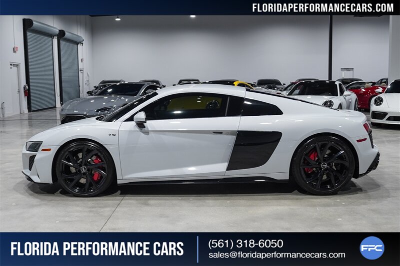 2021 Audi R8 5.2 V10   - Photo 3 - Riviera Beach, FL 33407