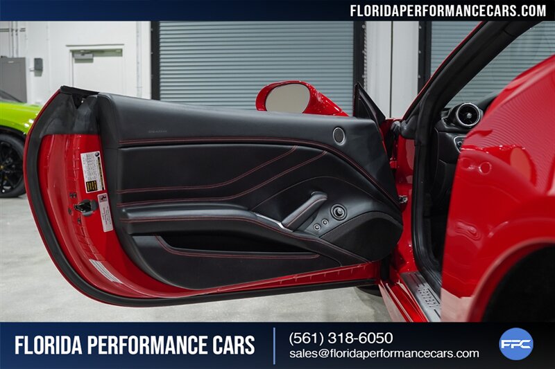 2016 Ferrari California T   - Photo 20 - Riviera Beach, FL 33407