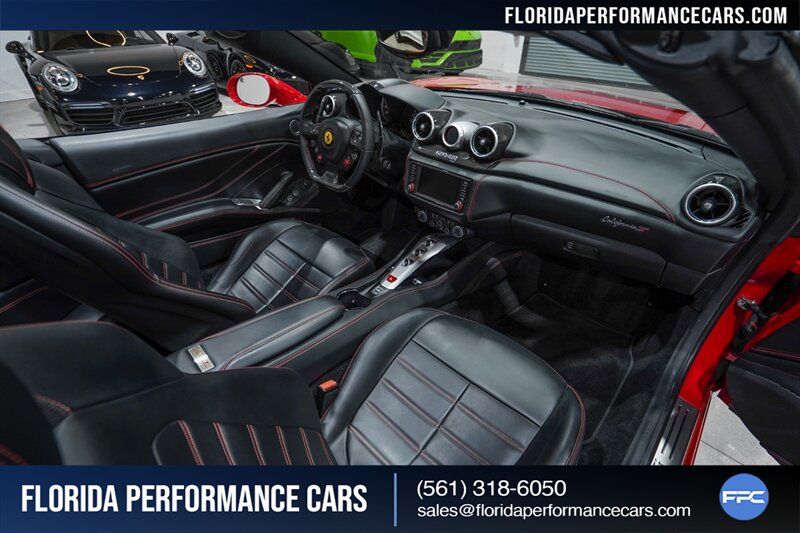 2016 Ferrari California T   - Photo 24 - Riviera Beach, FL 33407