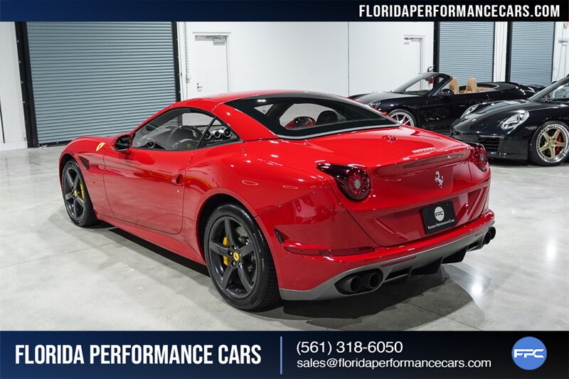 2016 Ferrari California T   - Photo 11 - Riviera Beach, FL 33407