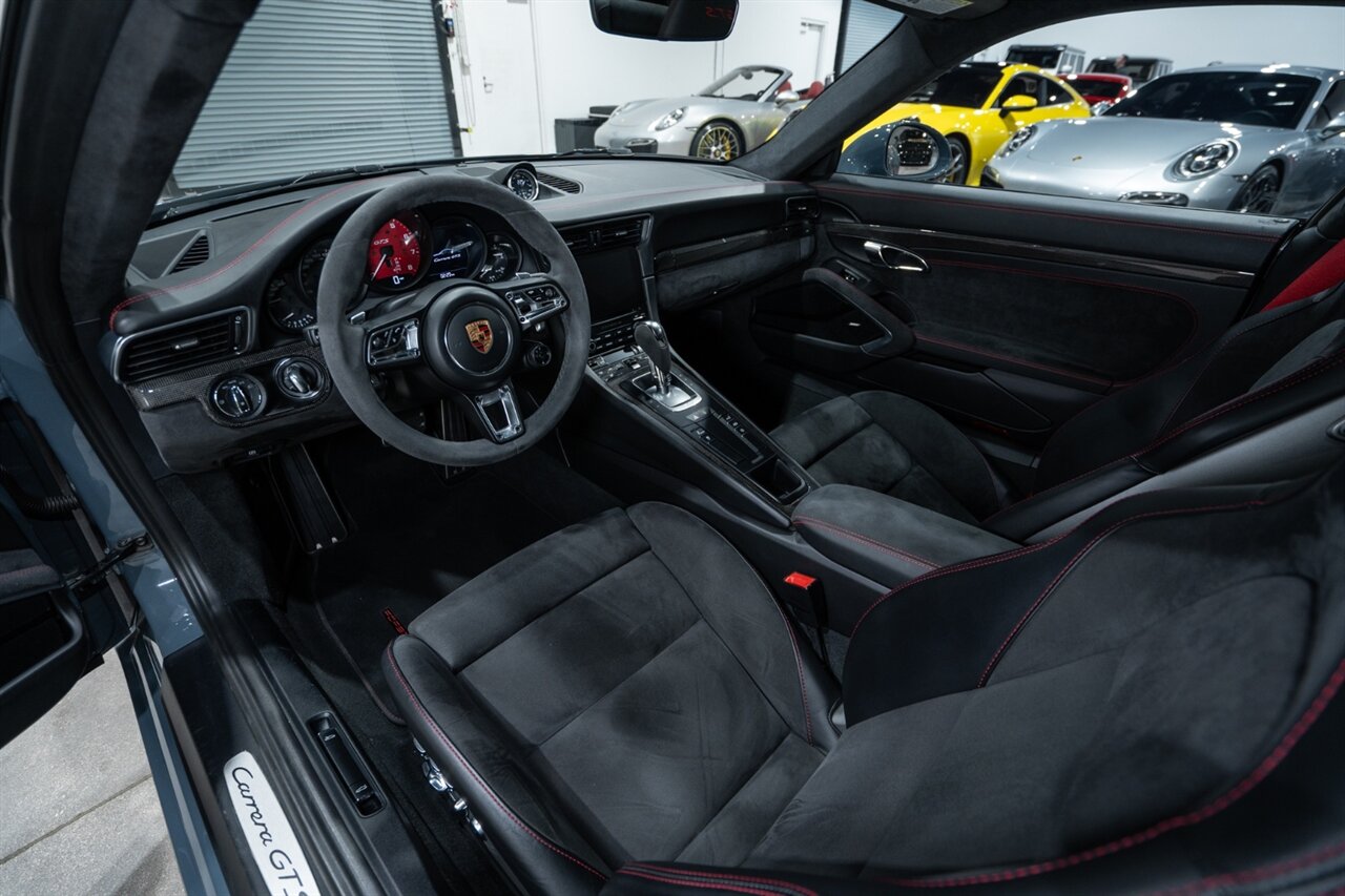 2018 Porsche 911 Carrera GTS   - Photo 18 - Riviera Beach, FL 33407