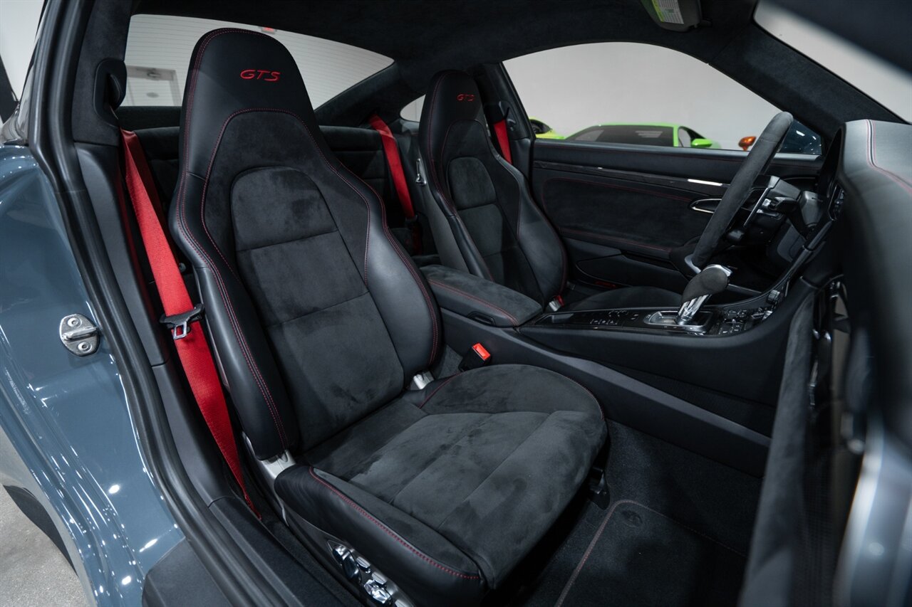 2018 Porsche 911 Carrera GTS   - Photo 35 - Riviera Beach, FL 33407