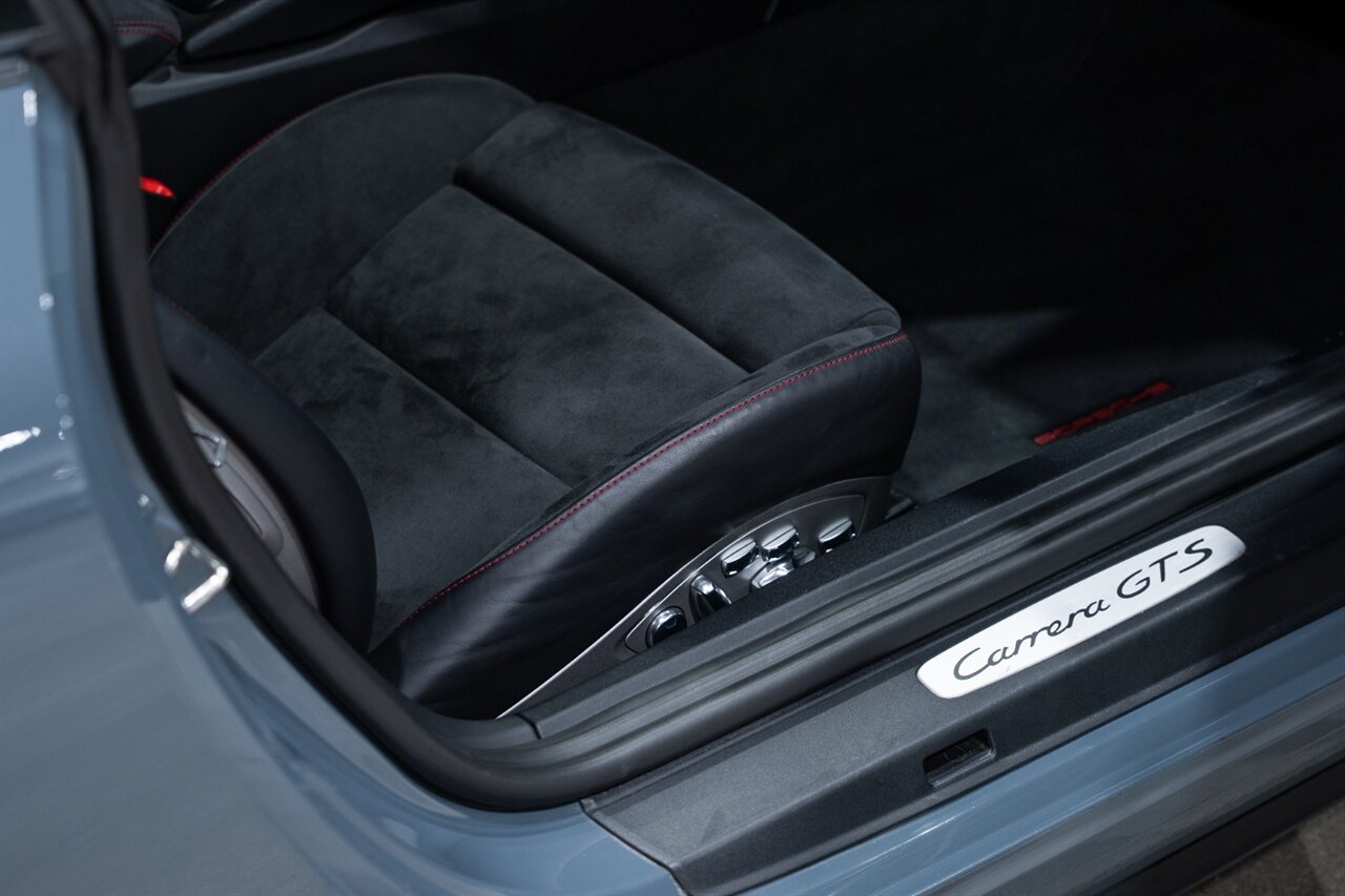 2018 Porsche 911 Carrera GTS   - Photo 37 - Riviera Beach, FL 33407