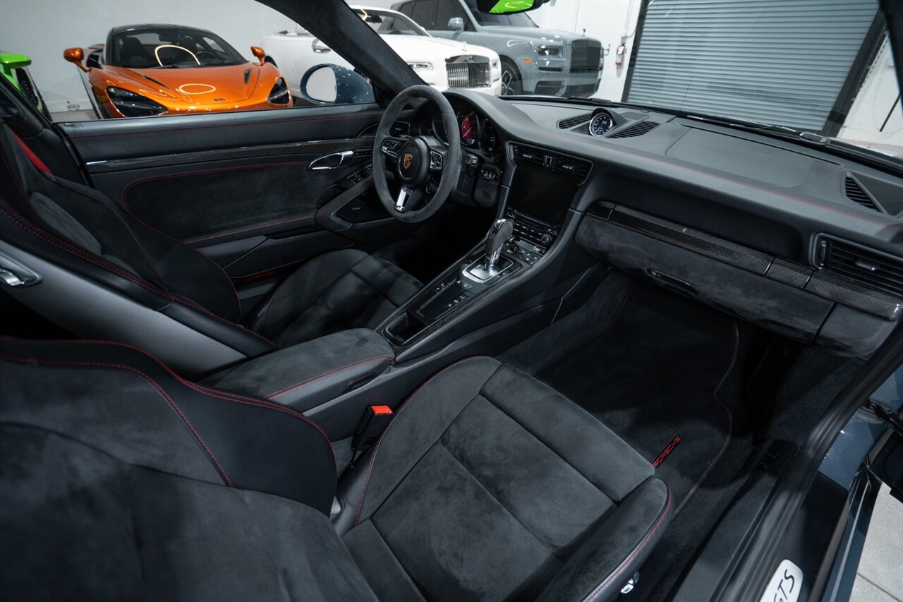 2018 Porsche 911 Carrera GTS   - Photo 33 - Riviera Beach, FL 33407