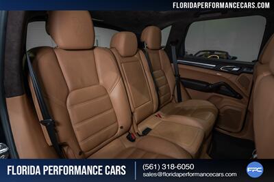 2016 Porsche Cayenne Turbo S   - Photo 31 - Riviera Beach, FL 33407