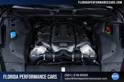 2016 Porsche Cayenne Turbo S   - Photo 43 - Riviera Beach, FL 33407