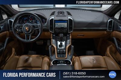 2016 Porsche Cayenne Turbo S   - Photo 20 - Riviera Beach, FL 33407