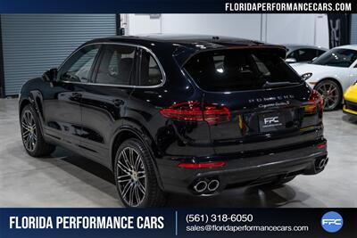 2016 Porsche Cayenne Turbo S   - Photo 4 - Riviera Beach, FL 33407