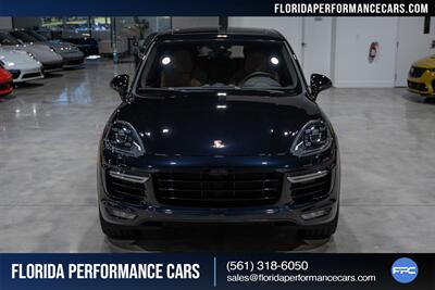 2016 Porsche Cayenne Turbo S   - Photo 9 - Riviera Beach, FL 33407