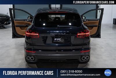 2016 Porsche Cayenne Turbo S   - Photo 41 - Riviera Beach, FL 33407