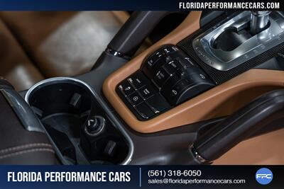 2016 Porsche Cayenne Turbo S   - Photo 60 - Riviera Beach, FL 33407