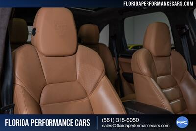 2016 Porsche Cayenne Turbo S   - Photo 64 - Riviera Beach, FL 33407