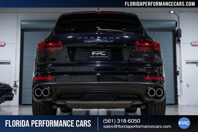 2016 Porsche Cayenne Turbo S   - Photo 69 - Riviera Beach, FL 33407