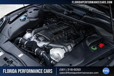 2016 Porsche Cayenne Turbo S   - Photo 44 - Riviera Beach, FL 33407