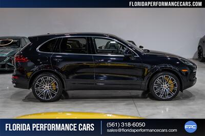 2016 Porsche Cayenne Turbo S   - Photo 7 - Riviera Beach, FL 33407