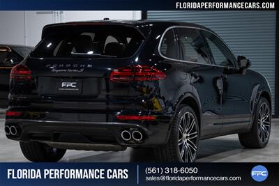2016 Porsche Cayenne Turbo S   - Photo 13 - Riviera Beach, FL 33407