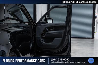 2025 Land Rover Range Rover Sport P530 Dynamic SE   - Photo 35 - Riviera Beach, FL 33407