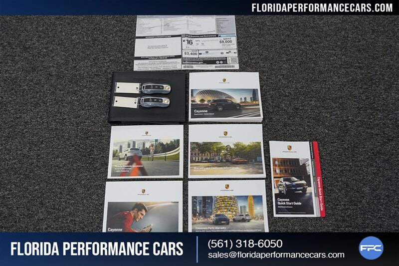 2023 Porsche Cayenne Turbo GT   - Photo 37 - Riviera Beach, FL 33407