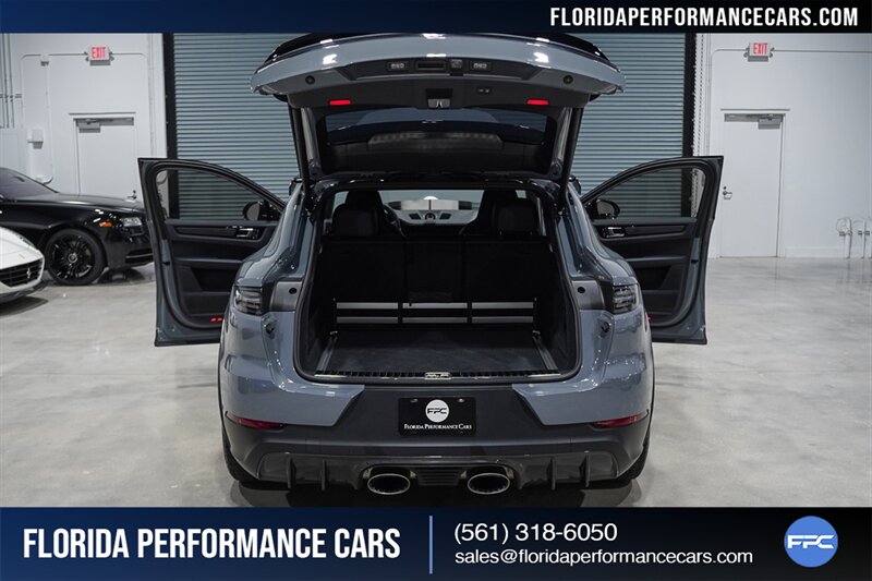 2023 Porsche Cayenne Turbo GT   - Photo 46 - Riviera Beach, FL 33407