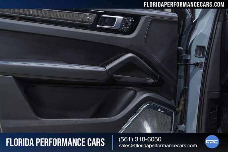 2023 Porsche Cayenne Turbo GT   - Photo 62 - Riviera Beach, FL 33407