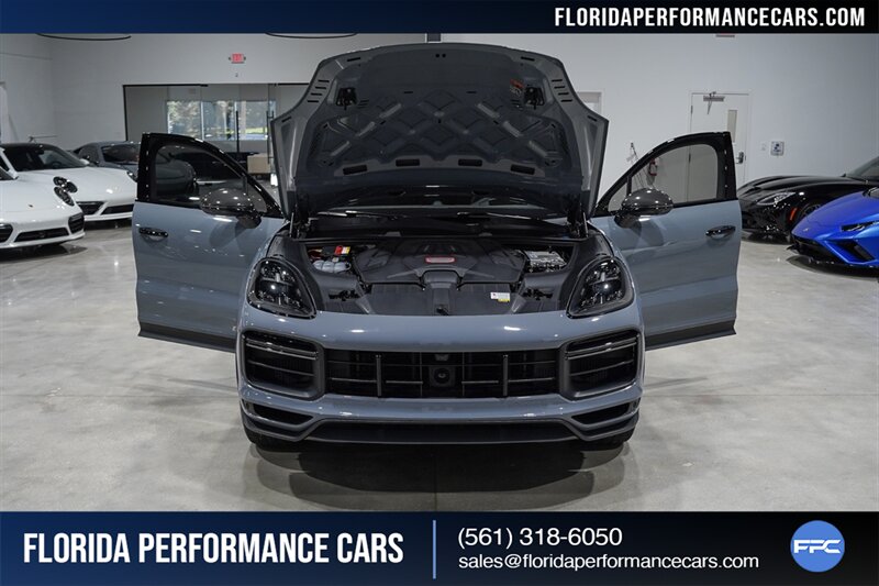 2023 Porsche Cayenne Turbo GT   - Photo 43 - Riviera Beach, FL 33407