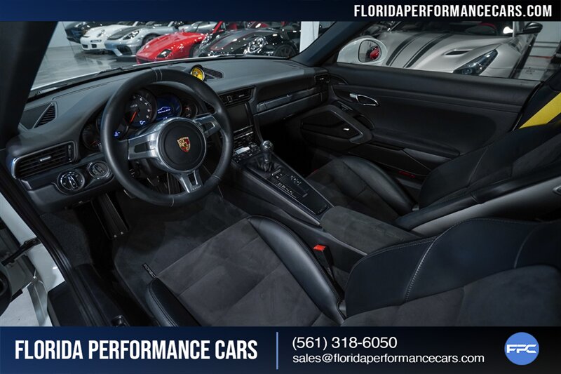 2015 Porsche 911 Carrera GTS   - Photo 19 - Riviera Beach, FL 33407