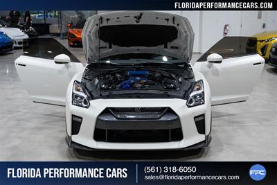 2017 Nissan GT-R Premium   - Photo 40 - Riviera Beach, FL 33407