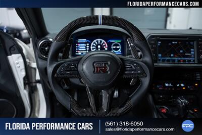 2017 Nissan GT-R Premium   - Photo 18 - Riviera Beach, FL 33407