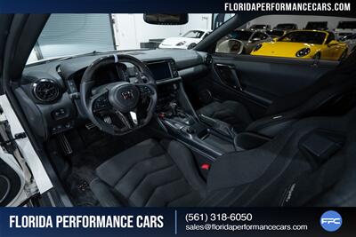 2017 Nissan GT-R Premium   - Photo 17 - Riviera Beach, FL 33407