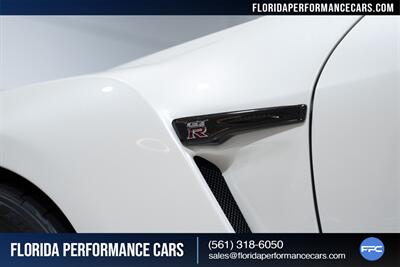 2017 Nissan GT-R Premium   - Photo 72 - Riviera Beach, FL 33407